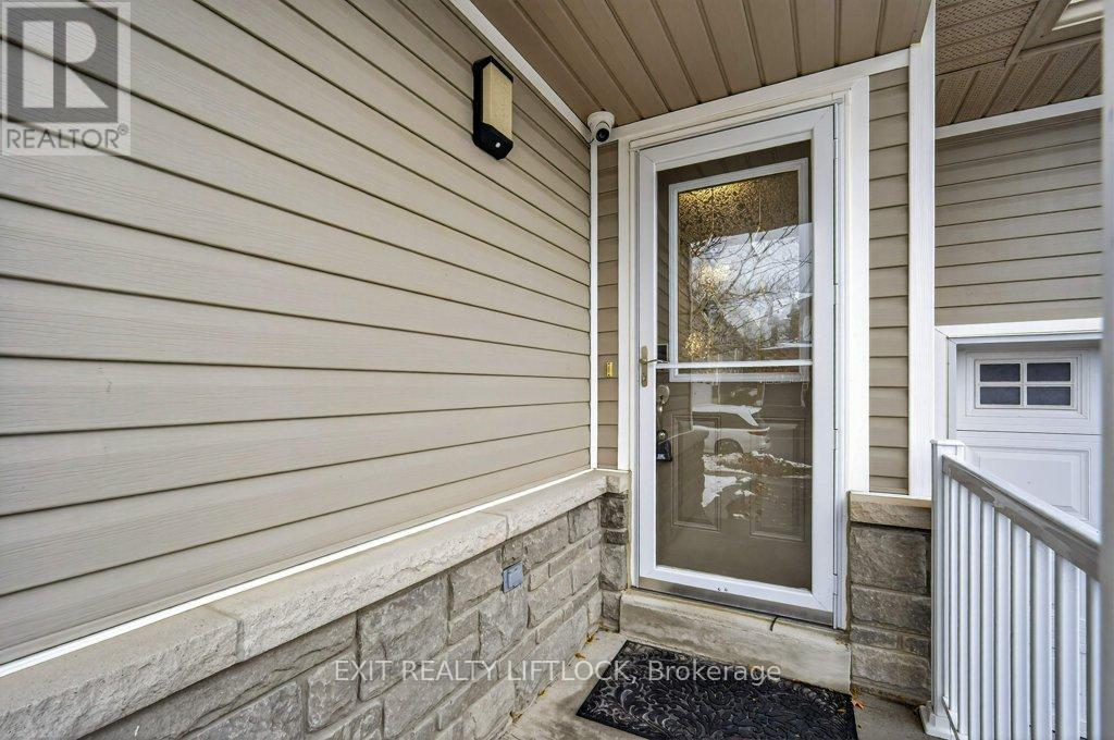 659 Tully Crescent, Peterborough (Monaghan Ward 2), Ontario  K9K 0A9 - Photo 3 - X12542032