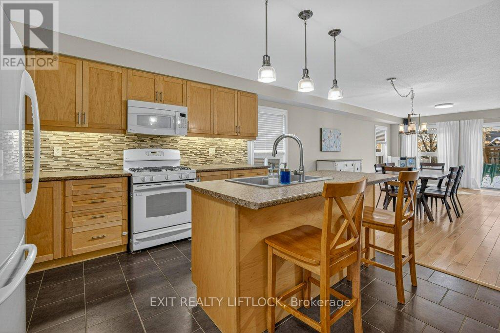 659 Tully Crescent, Peterborough (Monaghan Ward 2), Ontario  K9K 0A9 - Photo 6 - X12542032