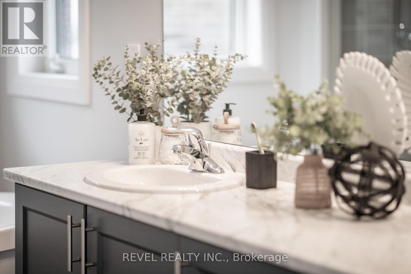 47 Corley Street, Kawartha Lakes (Lindsay), Ontario  K9V 6C2 - Photo 28 - X12542162