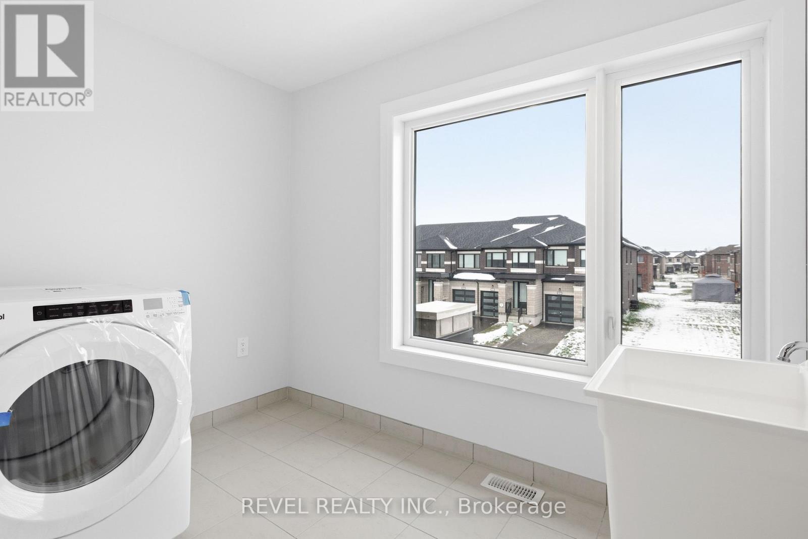 47 Corley Street, Kawartha Lakes (Lindsay), Ontario  K9V 6C2 - Photo 35 - X12542162