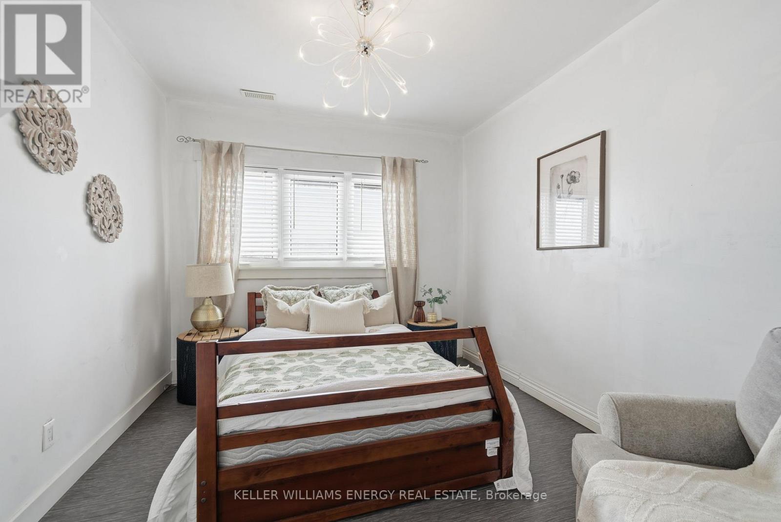 7 Peninsula Drive, Kawartha Lakes (Emily), Ontario  K9J 6X3 - Photo 33 - X12542164