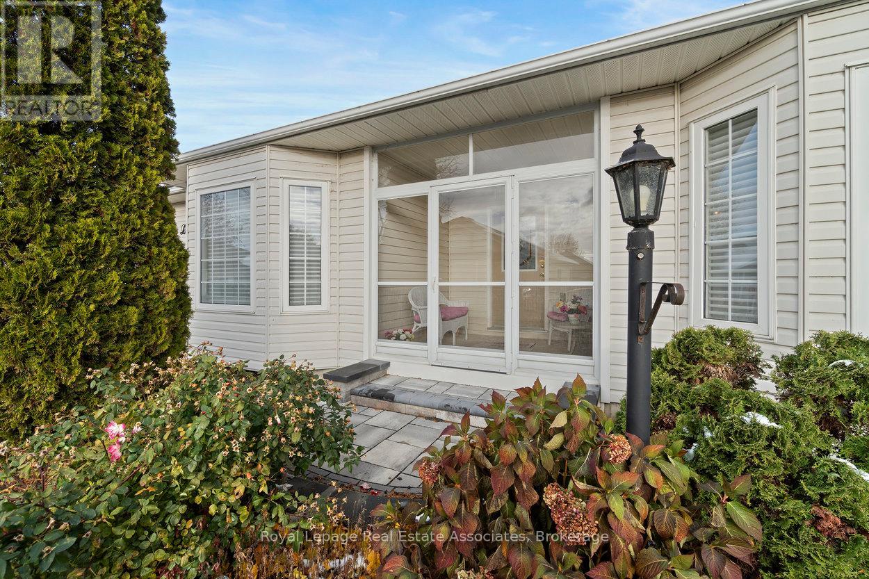 3 Fir Drive, Clarington (Newcastle), Ontario  L1B 1P3 - Photo 2 - E12541958