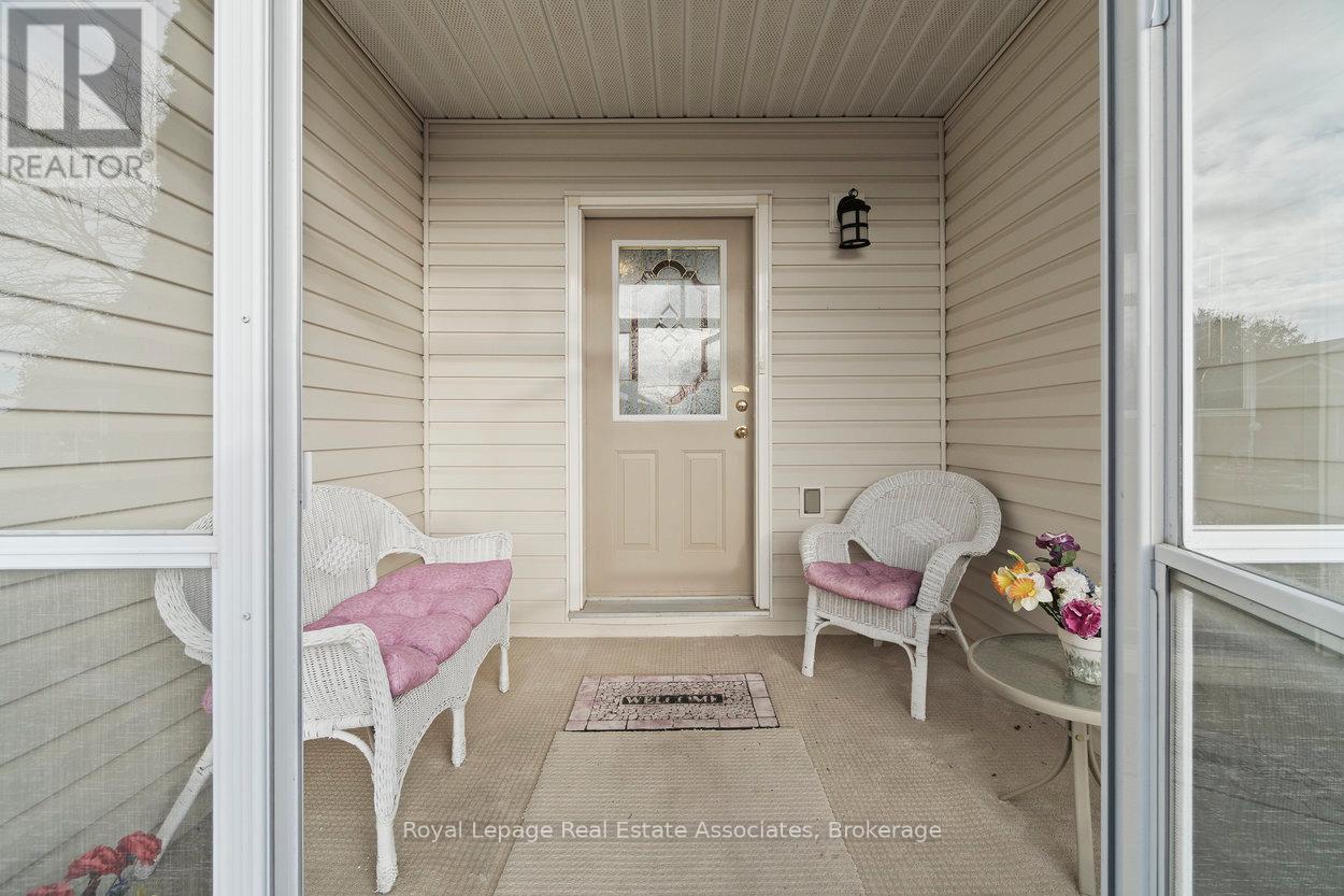 3 Fir Drive, Clarington (Newcastle), Ontario  L1B 1P3 - Photo 3 - E12541958