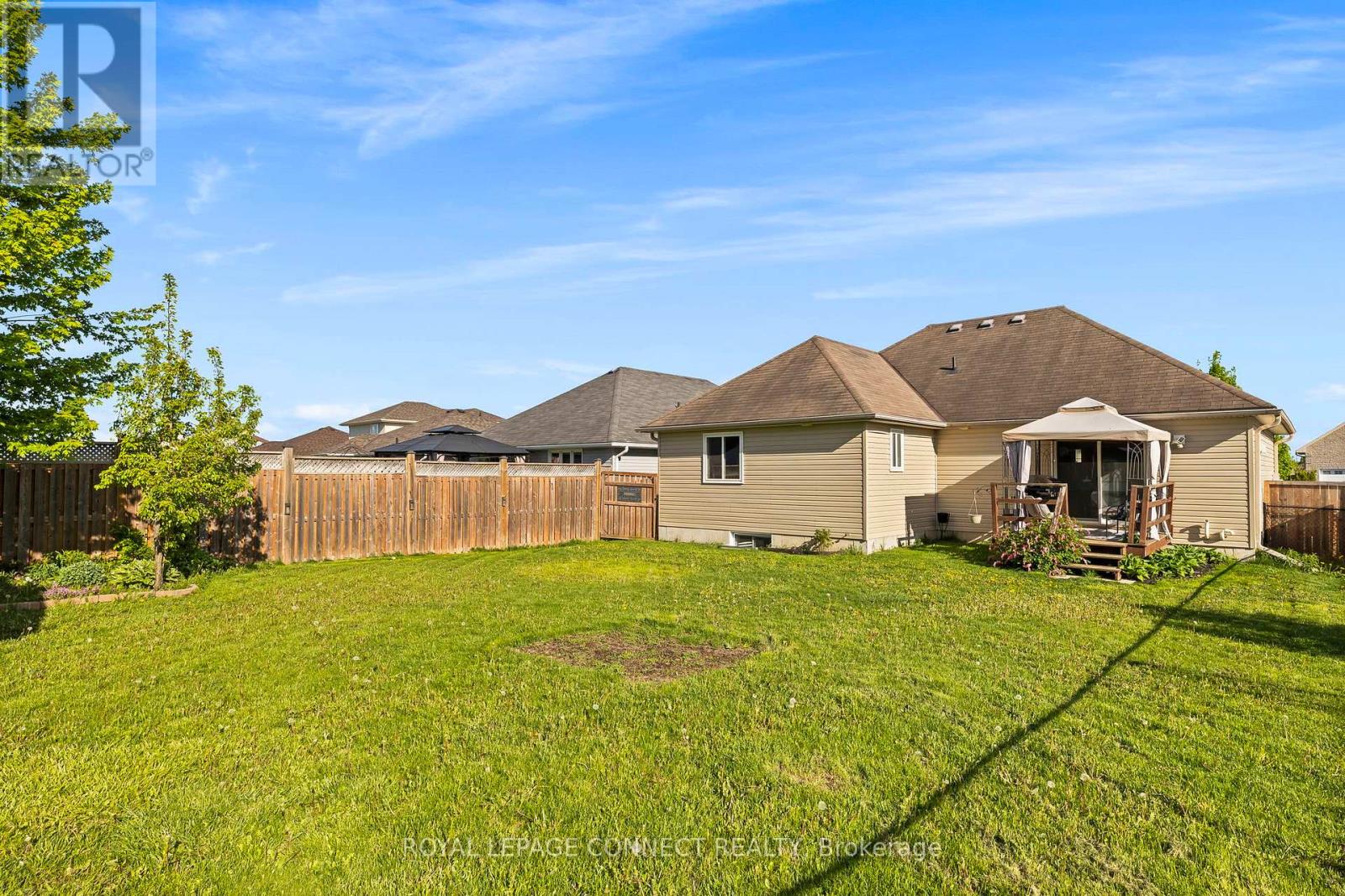 25 Springdale Drive, Kawartha Lakes (Lindsay), Ontario  K9V 4R1 - Photo 18 - X12543212