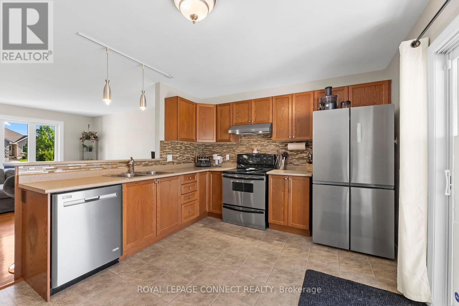 25 Springdale Drive, Kawartha Lakes (Lindsay), Ontario  K9V 4R1 - Photo 27 - X12543212