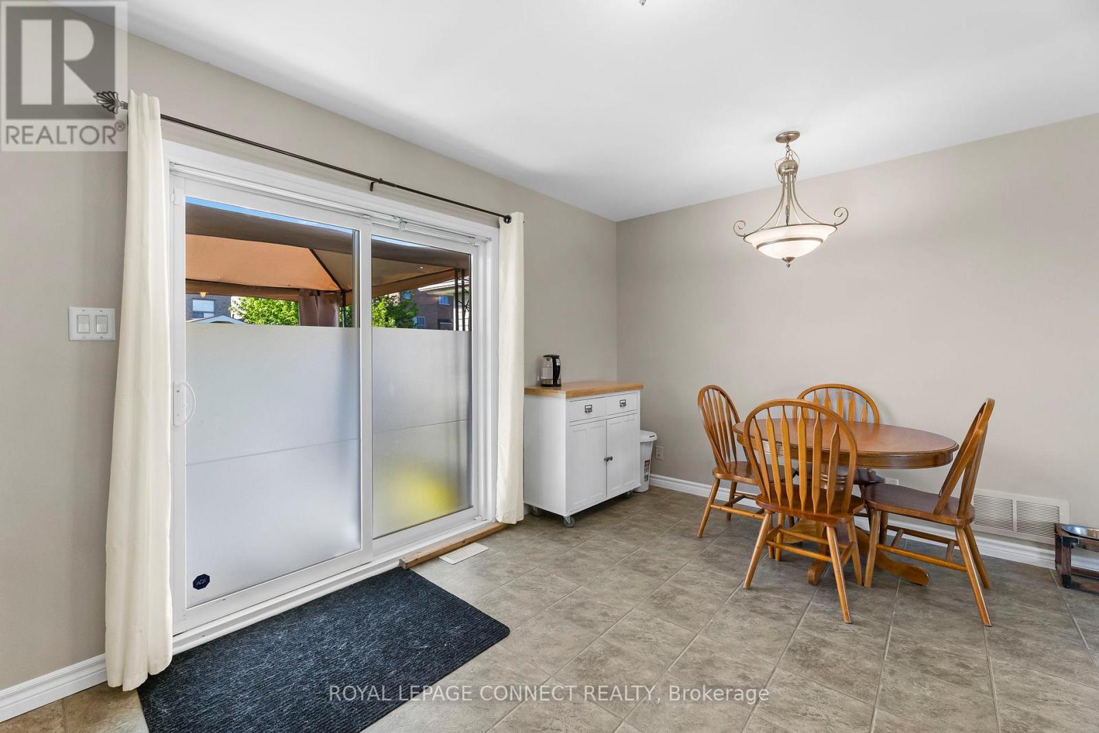 25 Springdale Drive, Kawartha Lakes (Lindsay), Ontario  K9V 4R1 - Photo 28 - X12543212