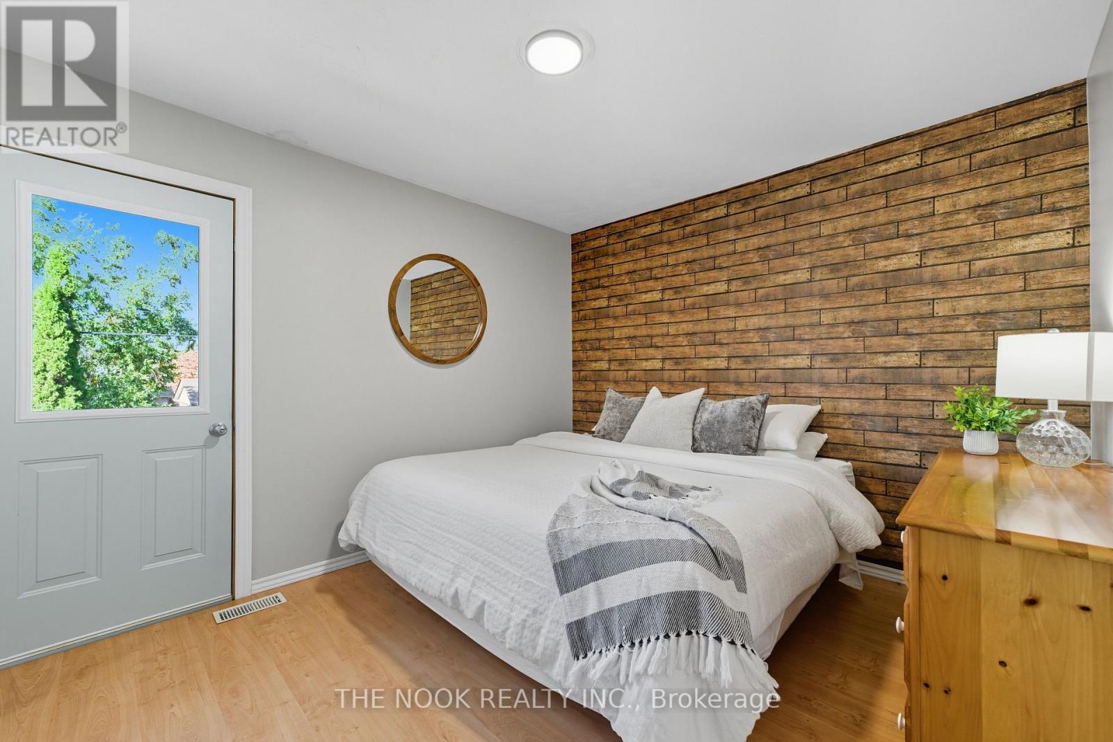 288 Collison Crescent, Peterborough (Ashburnham Ward 4), Ontario  K9J 1A8 - Photo 8 - X12544112