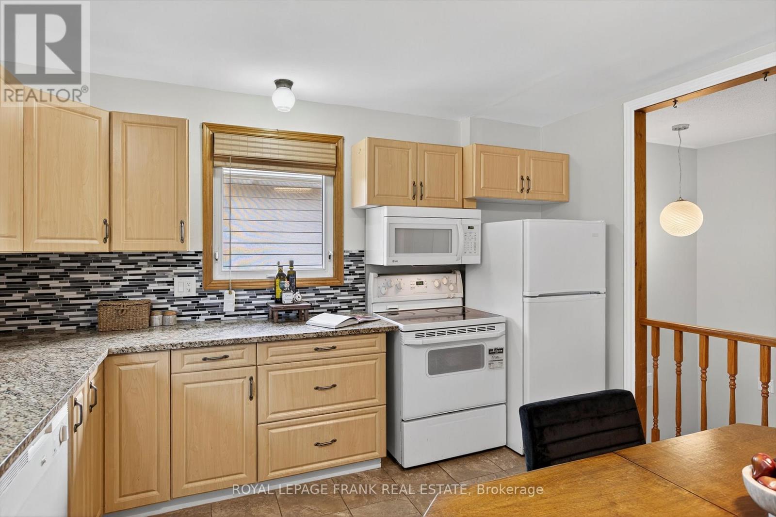 393 Southpark Drive, Peterborough (Ashburnham Ward 4), Ontario  K9J 1C1 - Photo 7 - X12545280