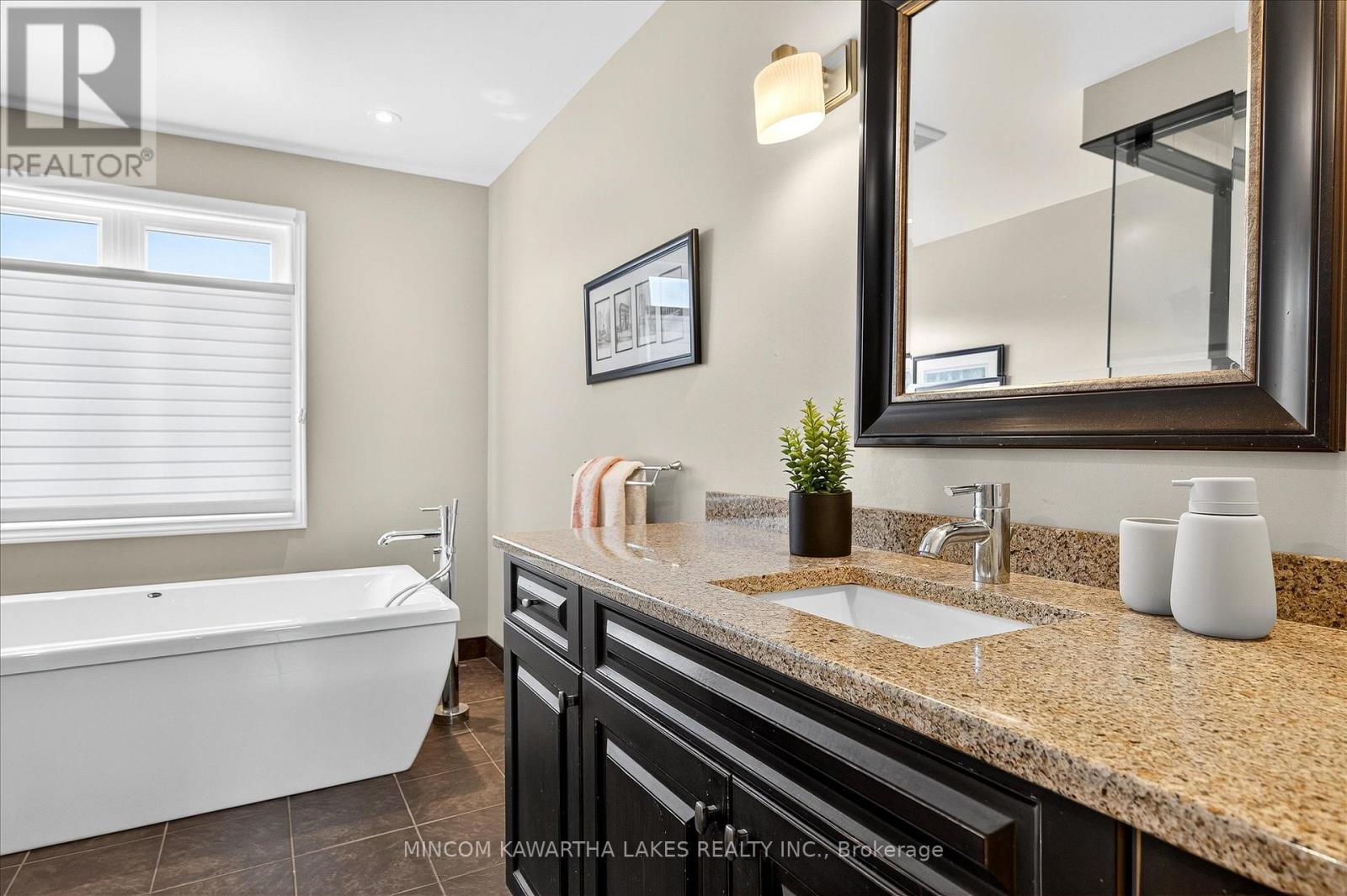 1276 Sandalwood Drive, Peterborough (Monaghan Ward 2), Ontario  K9K 1Y2 - Photo 24 - X12545362