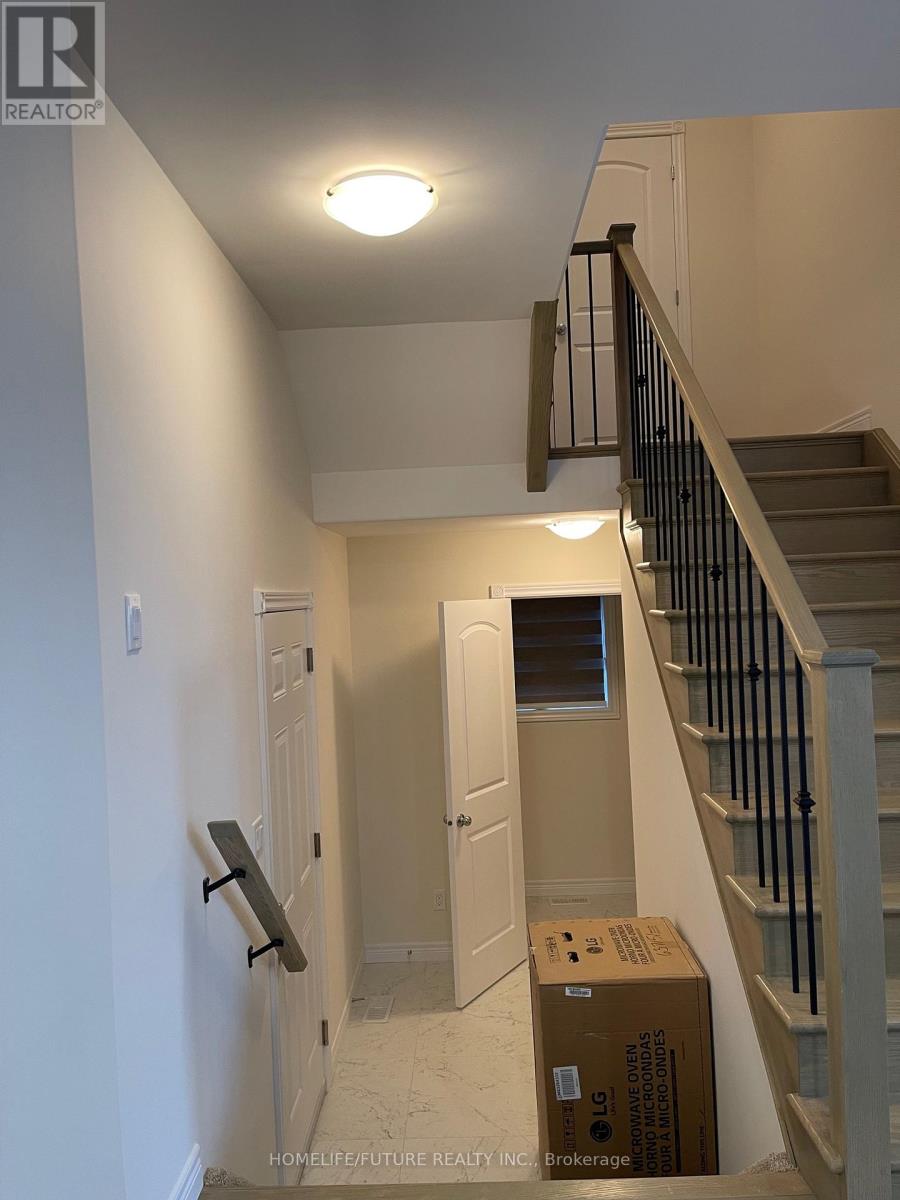 605 Lemay Grove, Peterborough (Monaghan Ward 2), Ontario  K9J 7P4 - Photo 10 - X12545516