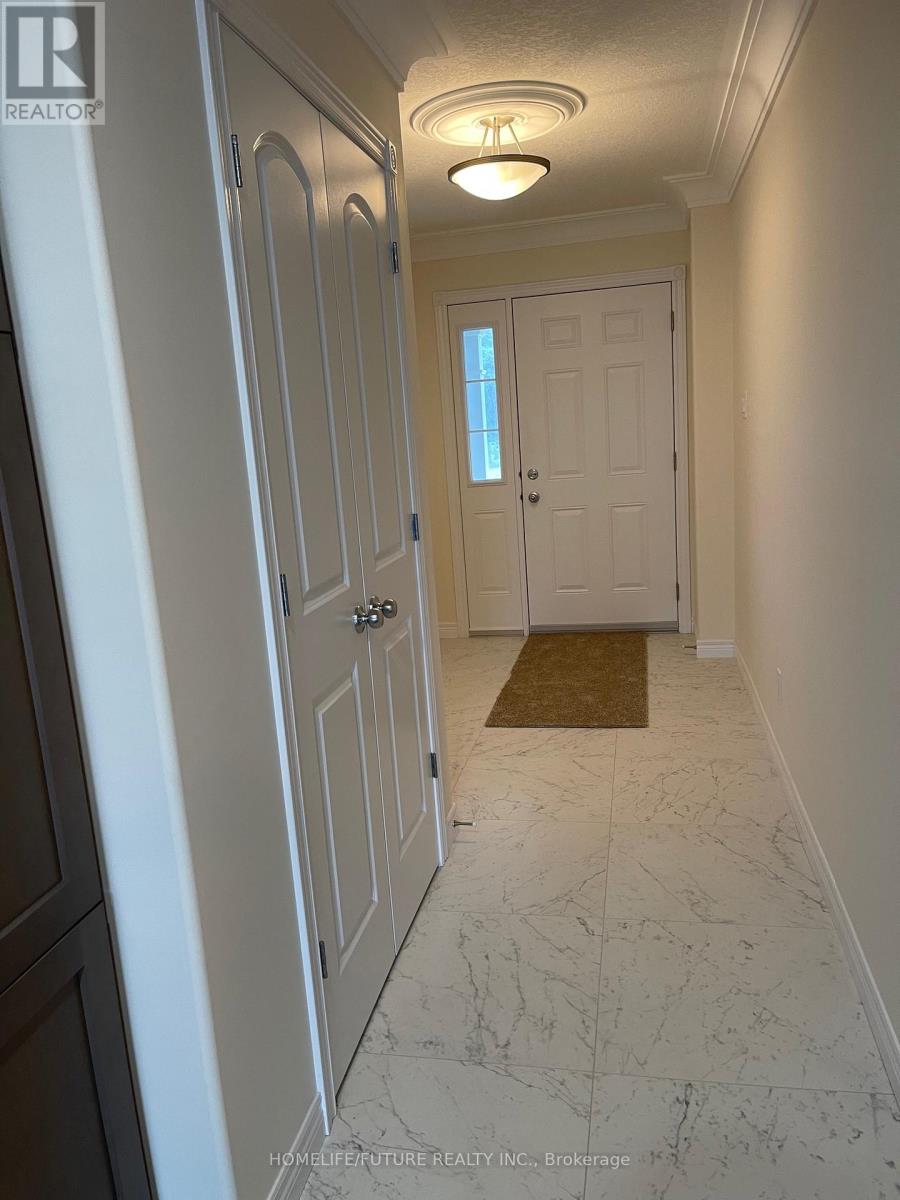 605 Lemay Grove, Peterborough (Monaghan Ward 2), Ontario  K9J 7P4 - Photo 9 - X12545516