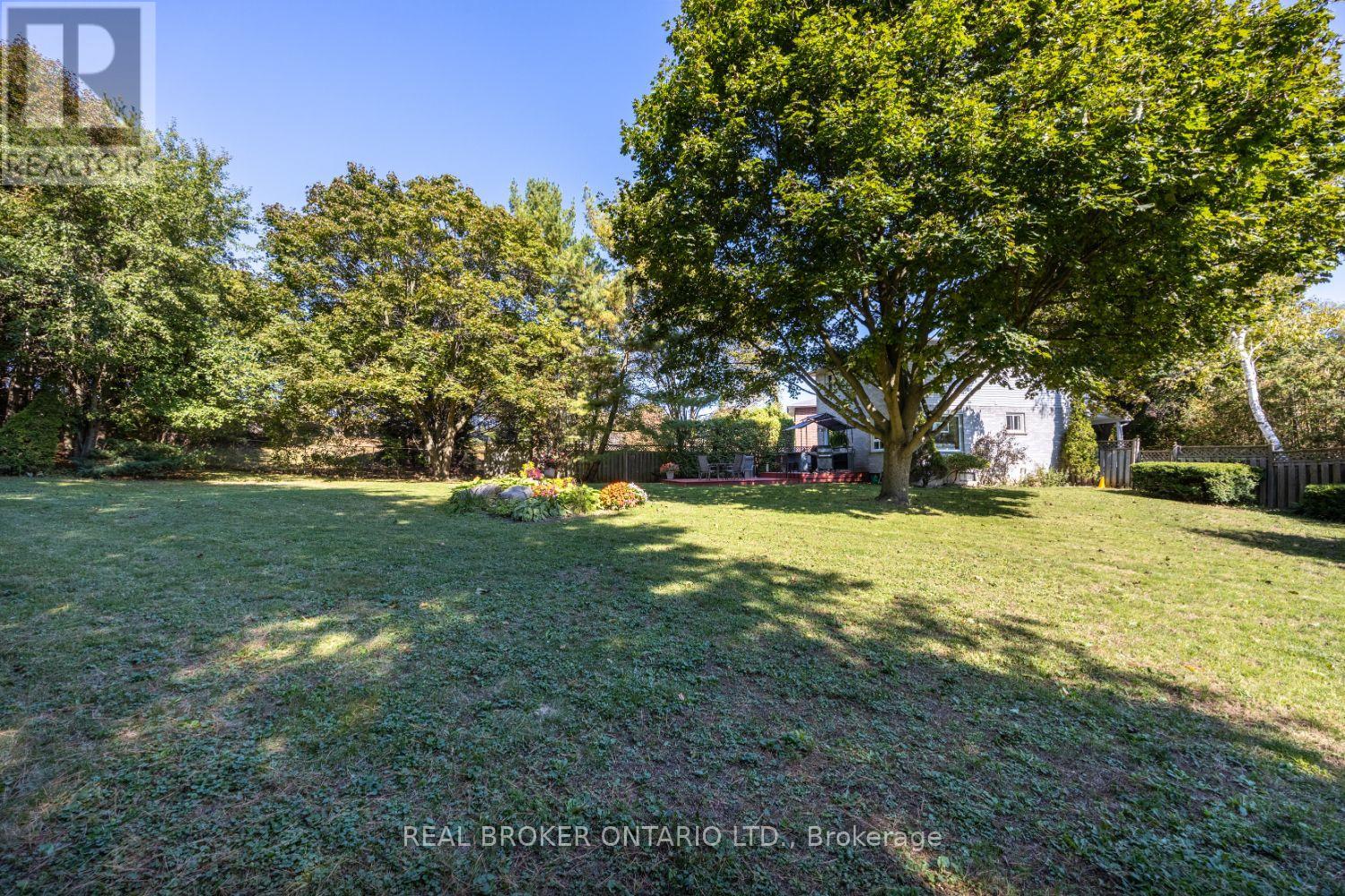 6 Andrew Court, Clarington (Newcastle), Ontario  L1B 1J5 - Photo 4 - E12546028