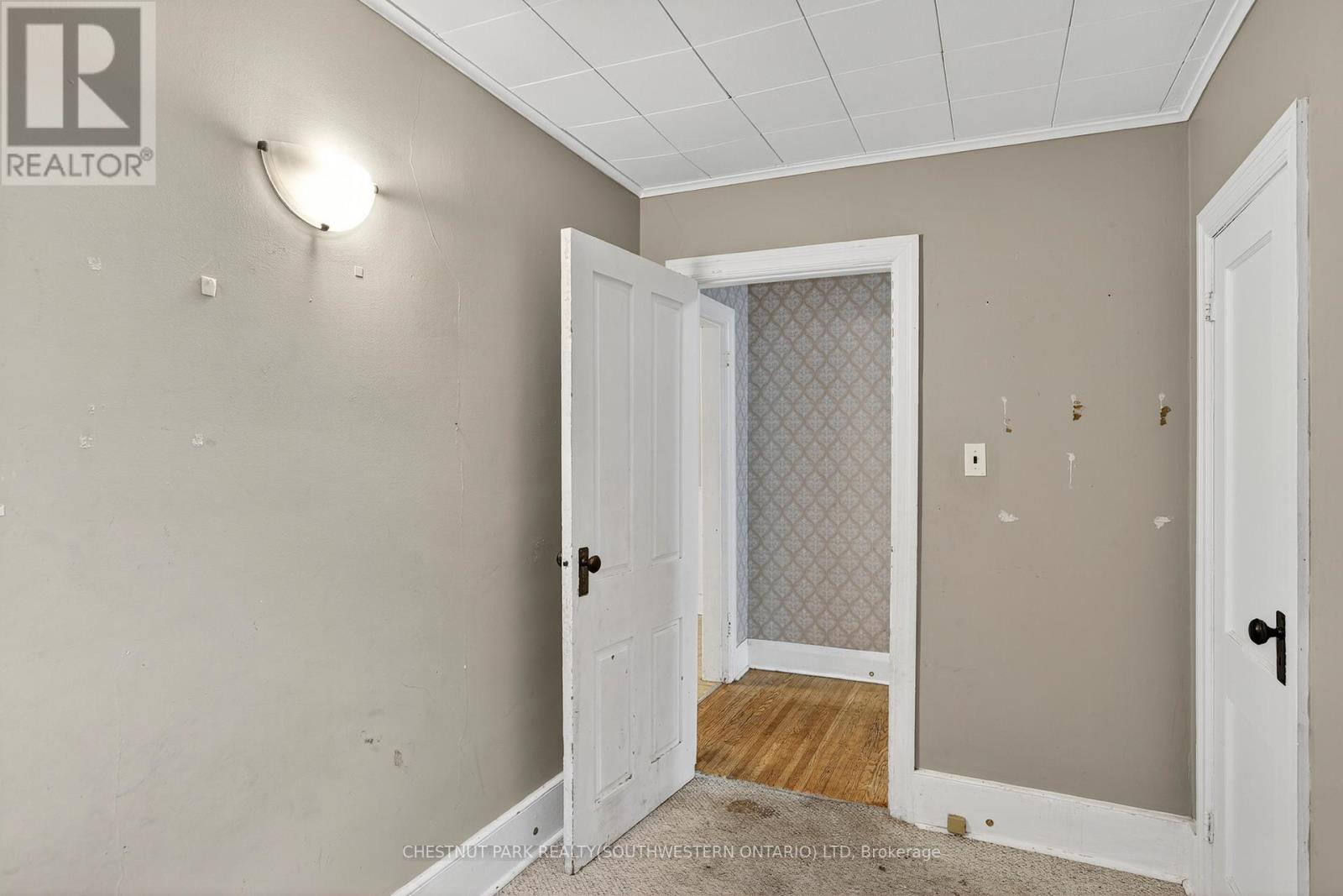 50 Ridout Street, Kawartha Lakes (Lindsay), Ontario  K9V 2B6 - Photo 12 - X12546040