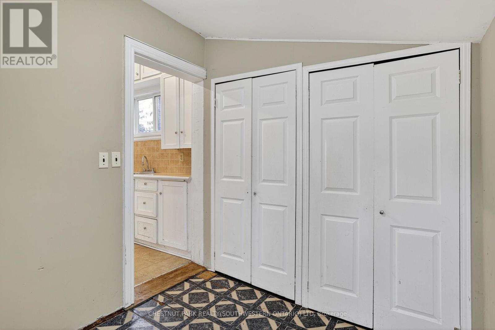 50 Ridout Street, Kawartha Lakes (Lindsay), Ontario  K9V 2B6 - Photo 22 - X12546040