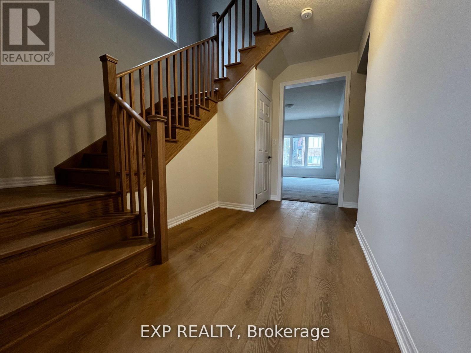 174 Flood Avenue, Clarington (Newcastle), Ontario  L1B 1G9 - Photo 2 - E12546532