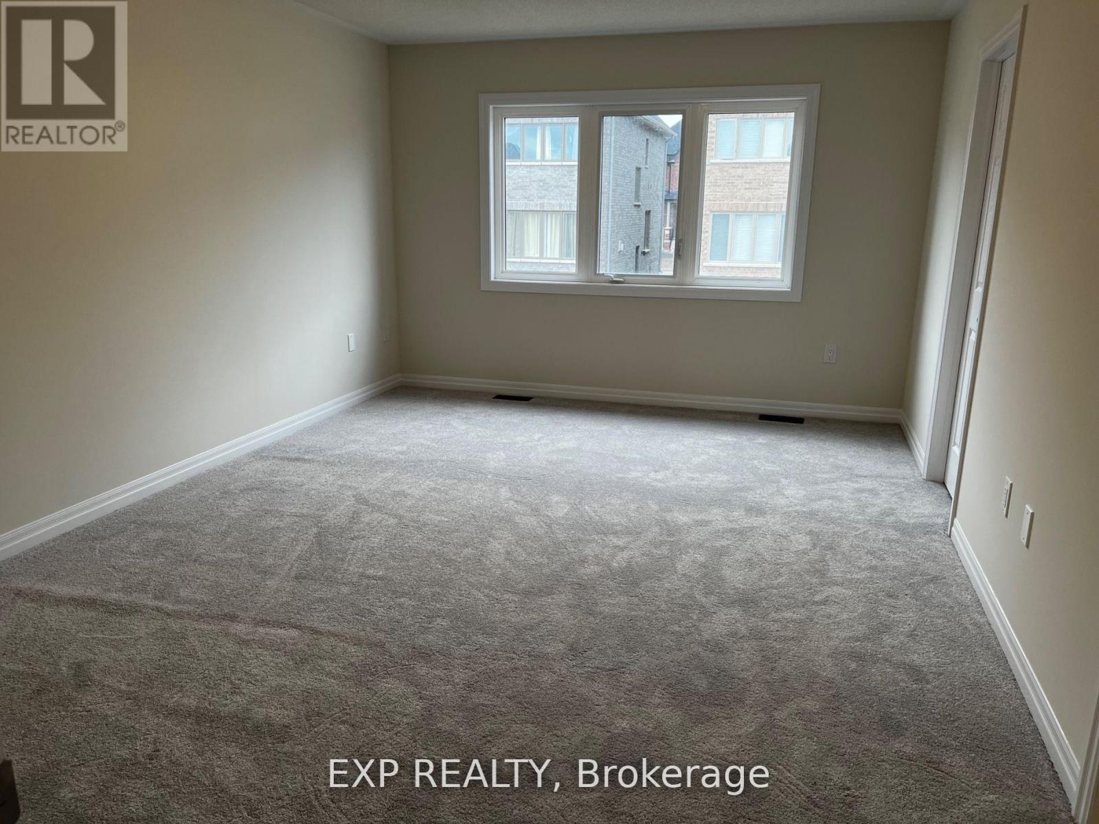 174 Flood Avenue, Clarington (Newcastle), Ontario  L1B 1G9 - Photo 7 - E12546532