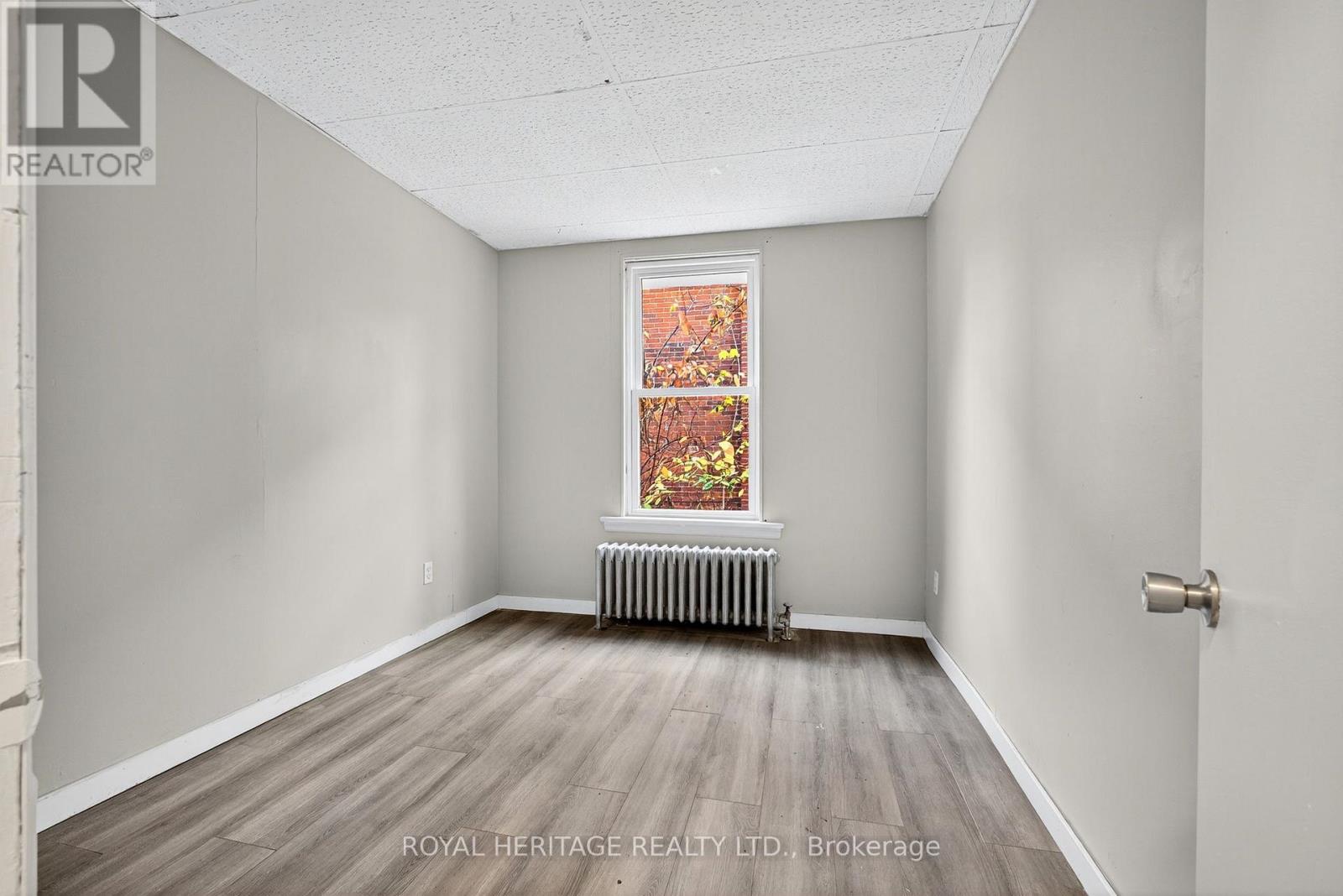 364 Parkhill Road W, Peterborough (Northcrest Ward 5), Ontario  K9H 3J1 - Photo 12 - X12546594