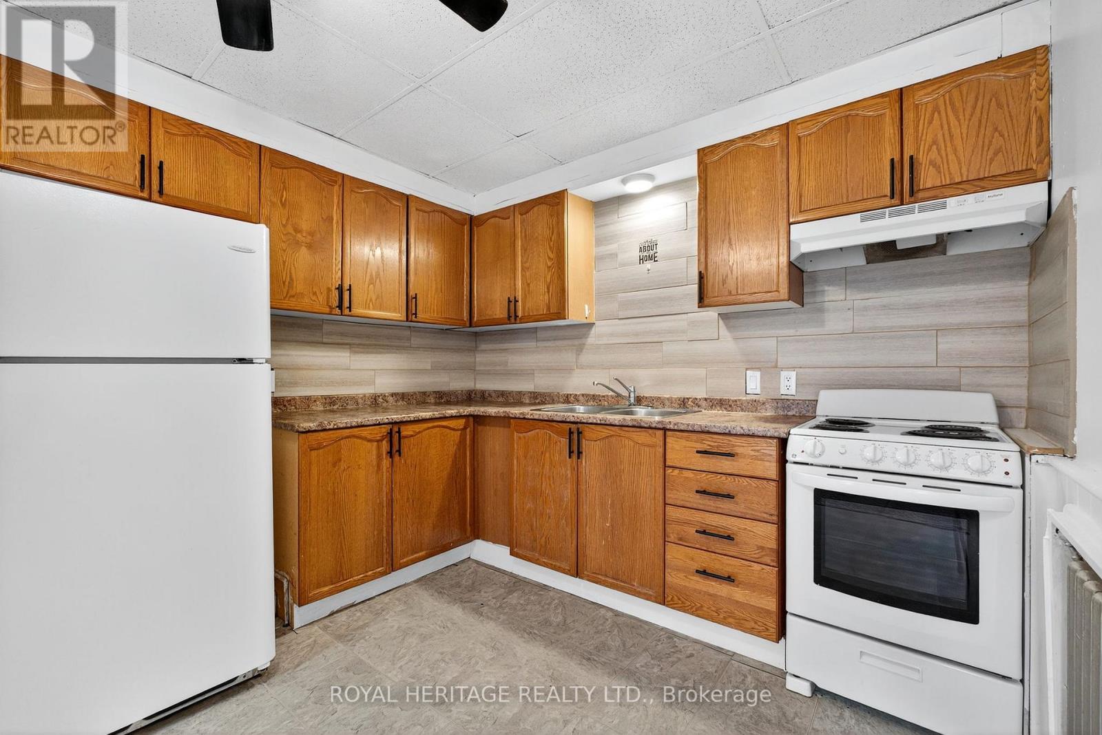 364 Parkhill Road W, Peterborough (Northcrest Ward 5), Ontario  K9H 3J1 - Photo 17 - X12546594