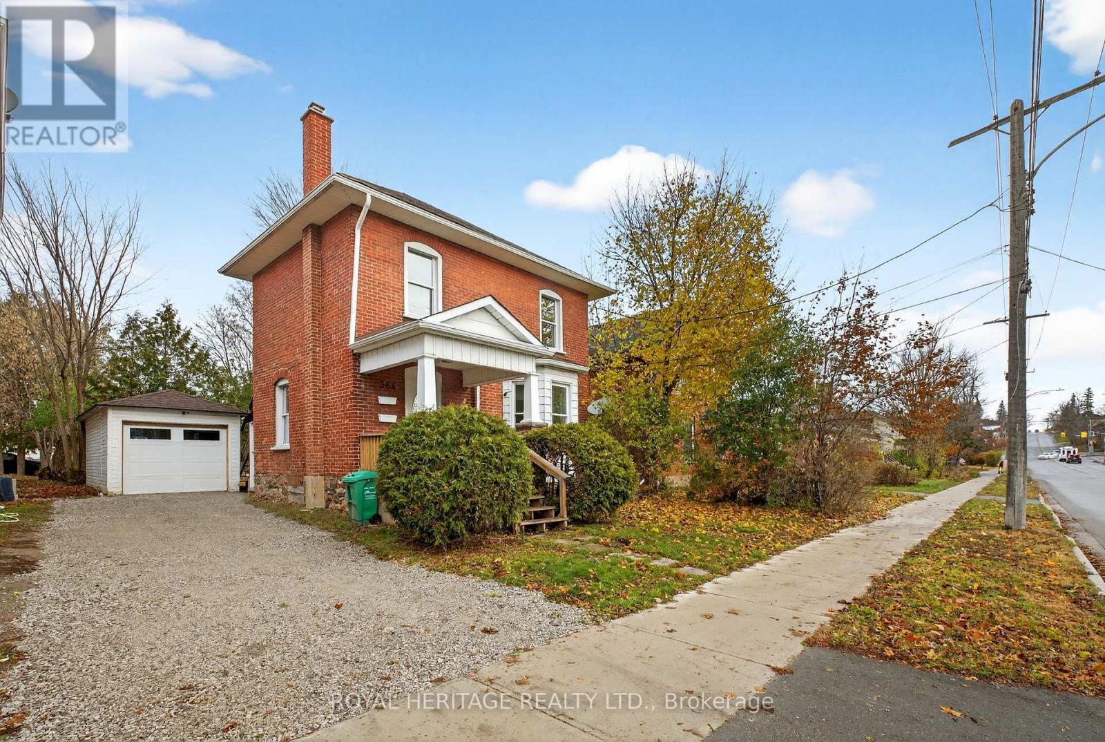 364 Parkhill Road W, Peterborough (Northcrest Ward 5), Ontario  K9H 3J1 - Photo 2 - X12546594