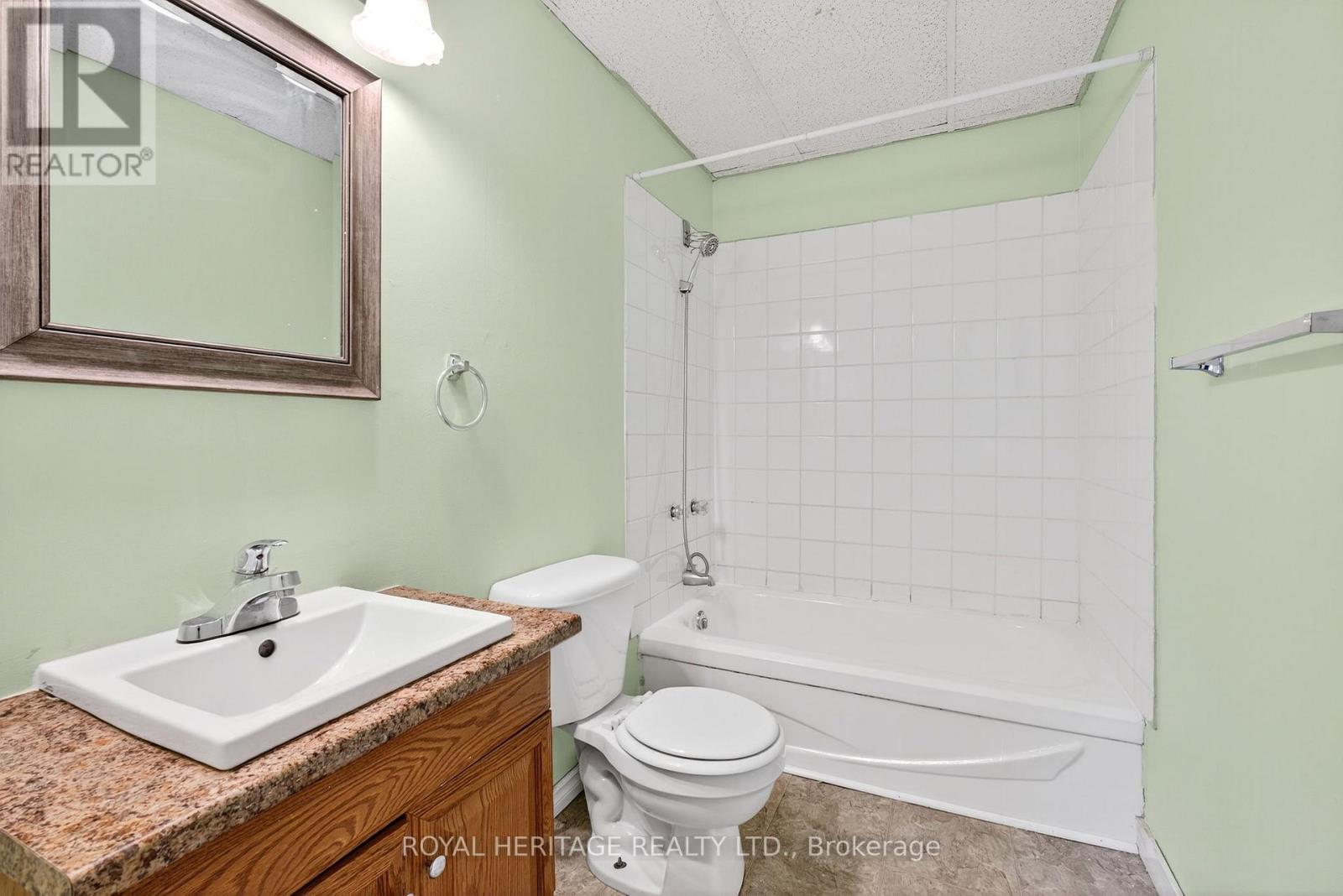 364 Parkhill Road W, Peterborough (Northcrest Ward 5), Ontario  K9H 3J1 - Photo 21 - X12546594