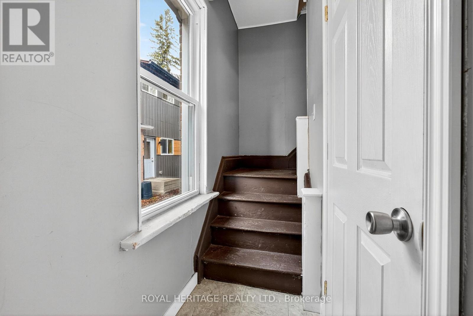 364 Parkhill Road W, Peterborough (Northcrest Ward 5), Ontario  K9H 3J1 - Photo 22 - X12546594