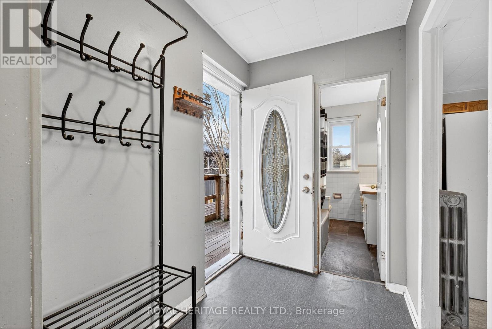 364 Parkhill Road W, Peterborough (Northcrest Ward 5), Ontario  K9H 3J1 - Photo 30 - X12546594