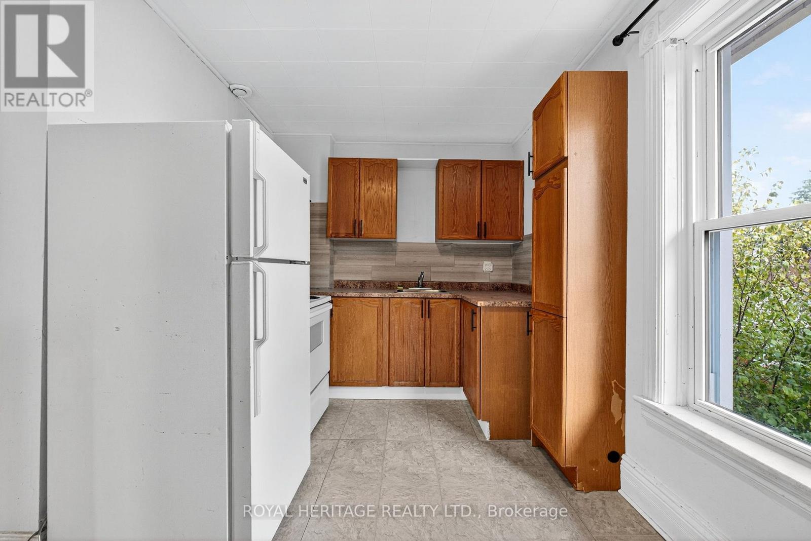 364 Parkhill Road W, Peterborough (Northcrest Ward 5), Ontario  K9H 3J1 - Photo 32 - X12546594