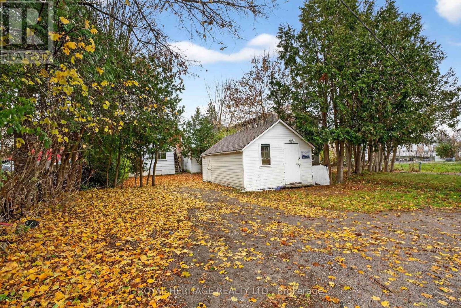 364 Parkhill Road W, Peterborough (Northcrest Ward 5), Ontario  K9H 3J1 - Photo 41 - X12546594