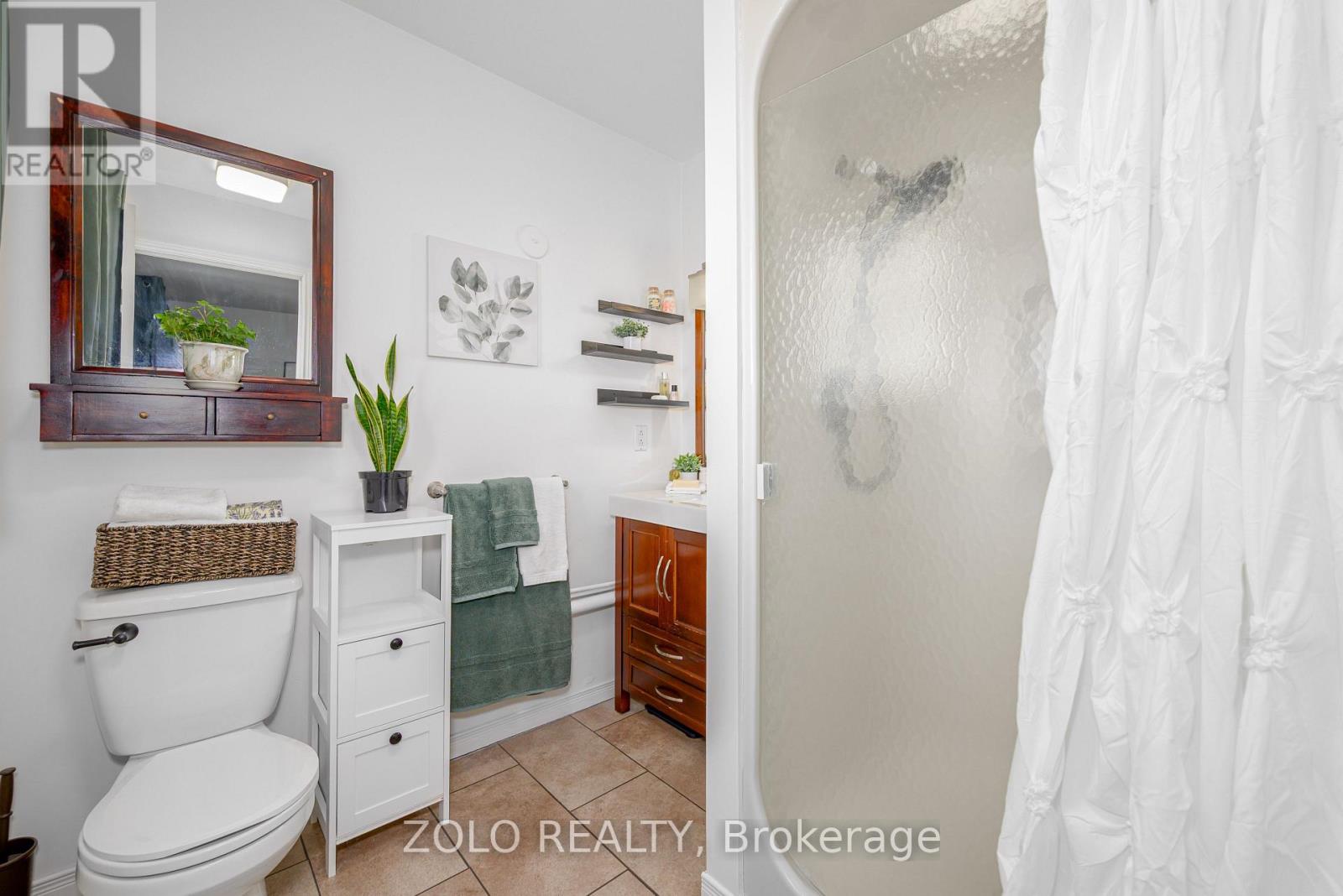 32 Andrew Drive, Kawartha Lakes (Lindsay), Ontario  K9V 5W6 - Photo 26 - X12546728