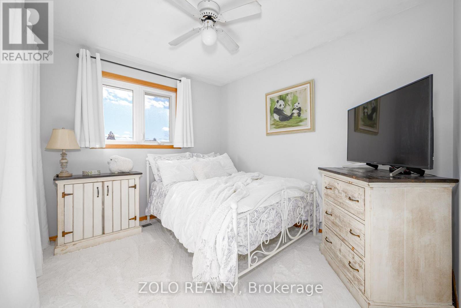 32 Andrew Drive, Kawartha Lakes (Lindsay), Ontario  K9V 5W6 - Photo 27 - X12546728