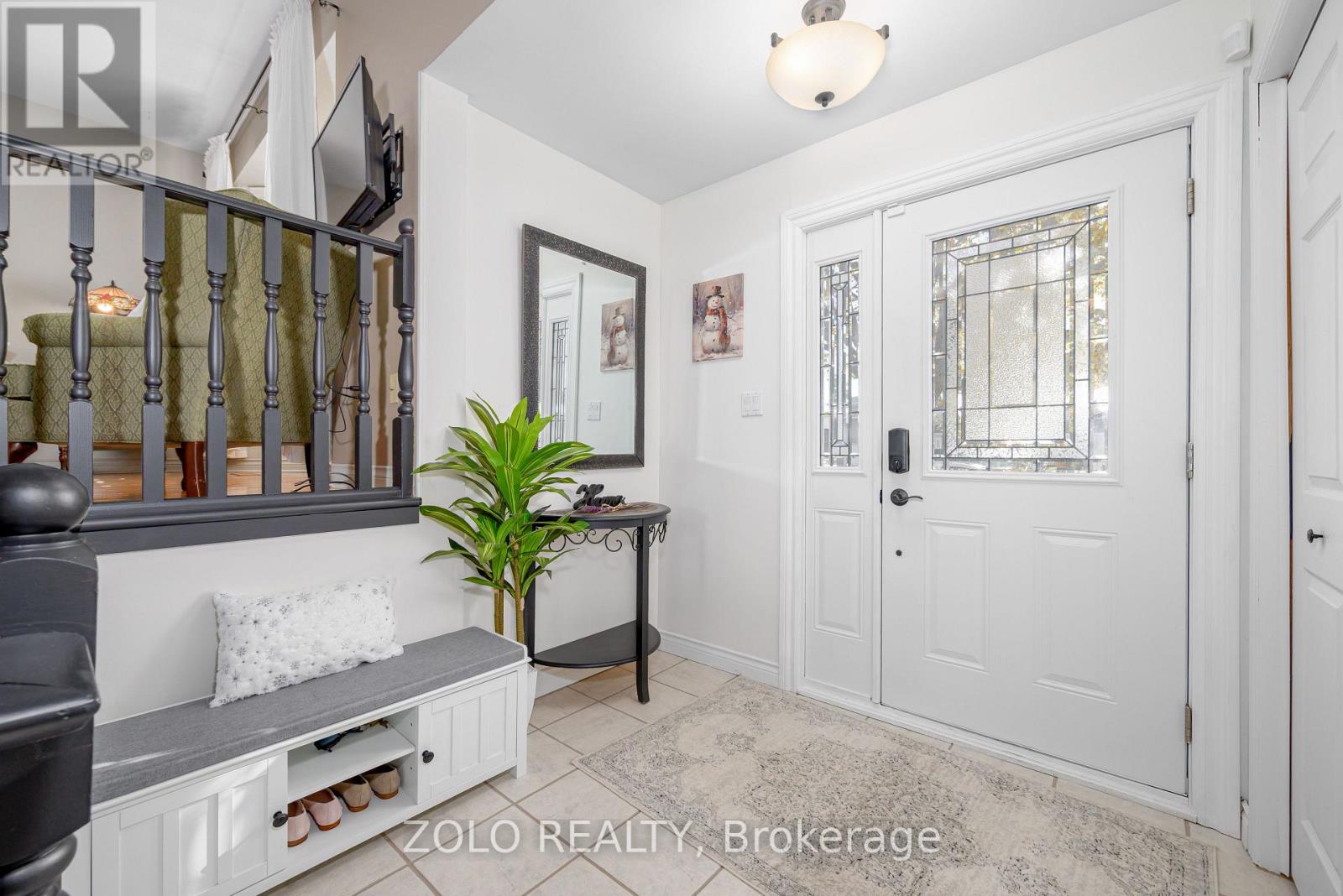 32 Andrew Drive, Kawartha Lakes (Lindsay), Ontario  K9V 5W6 - Photo 4 - X12546728