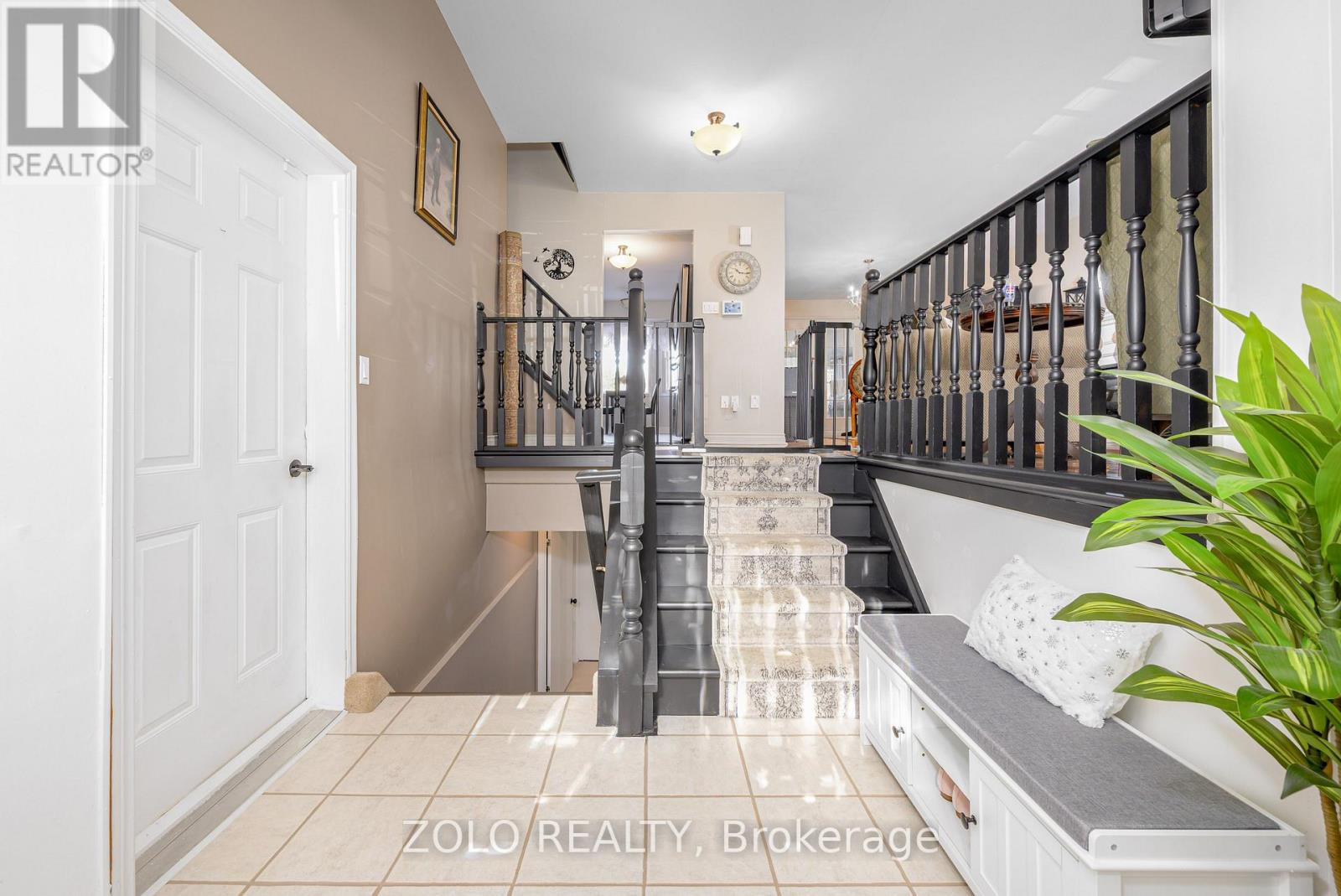 32 Andrew Drive, Kawartha Lakes (Lindsay), Ontario  K9V 5W6 - Photo 5 - X12546728