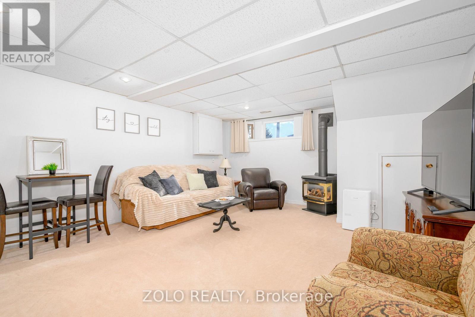 32 Andrew Drive, Kawartha Lakes (Lindsay), Ontario  K9V 5W6 - Photo 7 - X12546728