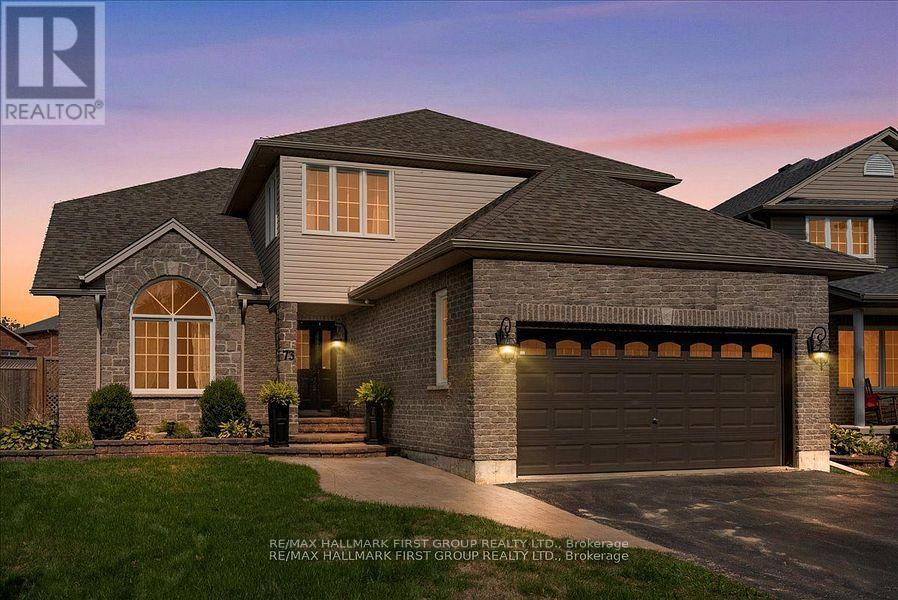 73 Springdale Drive, Kawartha Lakes (Lindsay), Ontario  K9V 0J4 - Photo 1 - X12547490