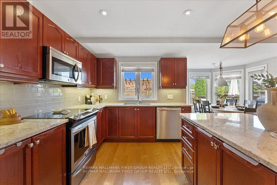 73 Springdale Drive, Kawartha Lakes (Lindsay), Ontario  K9V 0J4 - Photo 13 - X12547490