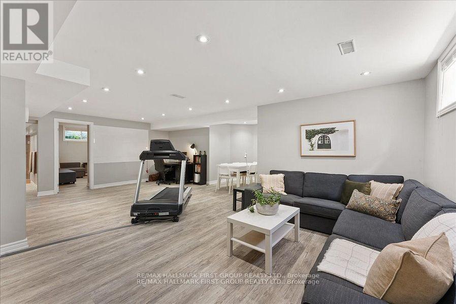 73 Springdale Drive, Kawartha Lakes (Lindsay), Ontario  K9V 0J4 - Photo 37 - X12547490