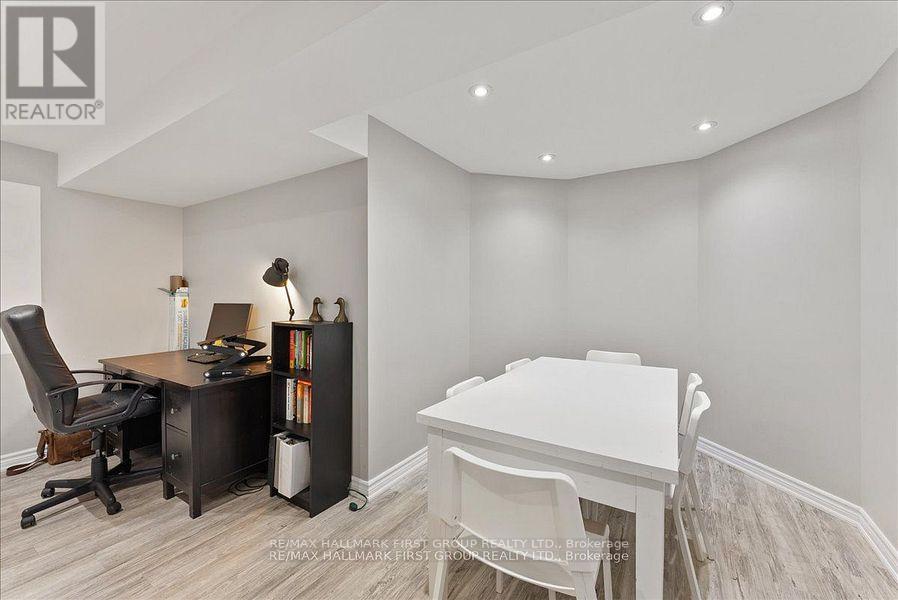 73 Springdale Drive, Kawartha Lakes (Lindsay), Ontario  K9V 0J4 - Photo 38 - X12547490