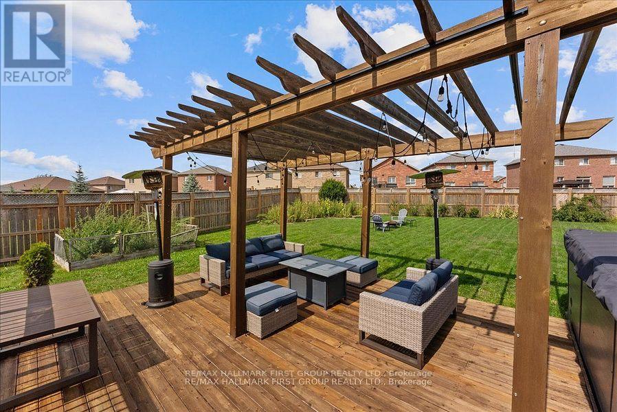 73 Springdale Drive, Kawartha Lakes (Lindsay), Ontario  K9V 0J4 - Photo 47 - X12547490