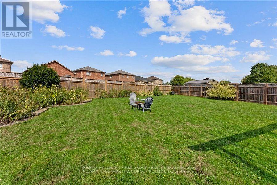 73 Springdale Drive, Kawartha Lakes (Lindsay), Ontario  K9V 0J4 - Photo 48 - X12547490