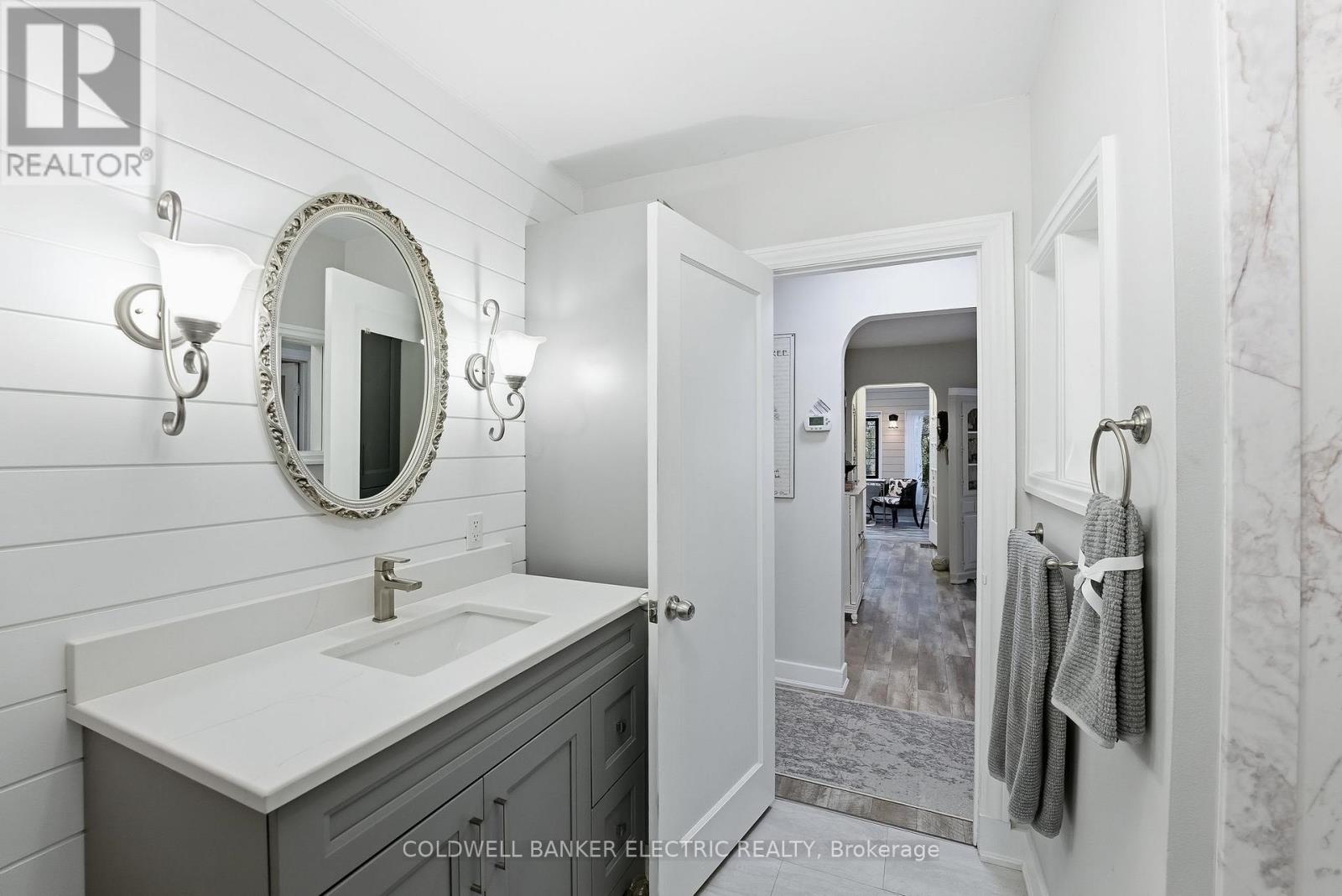 994 County Rd 19 Road, Selwyn, Ontario  K9J 6X2 - Photo 9 - X12547724