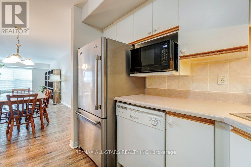 303 - 8 Huron Street, Kawartha Lakes (Lindsay), Ontario  K9V 6K3 - Photo 10 - X12548054