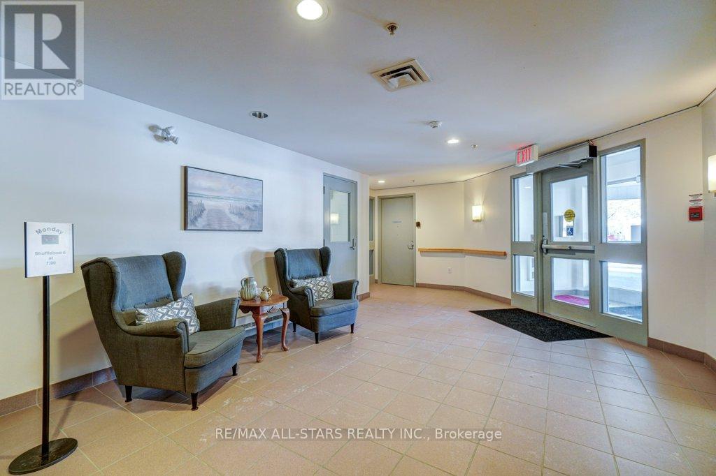 303 - 8 Huron Street, Kawartha Lakes (Lindsay), Ontario  K9V 6K3 - Photo 4 - X12548054