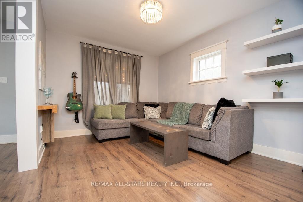 2 St. Patrick Street, Kawartha Lakes (Lindsay), Ontario  K9V 1R1 - Photo 5 - X12548210