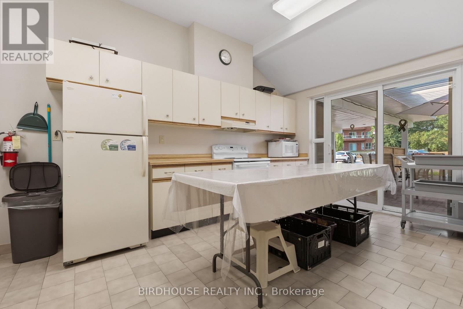 109 - 1 Heritage Way, Kawartha Lakes (Lindsay), Ontario  K9V 5P9 - Photo 32 - X12550418