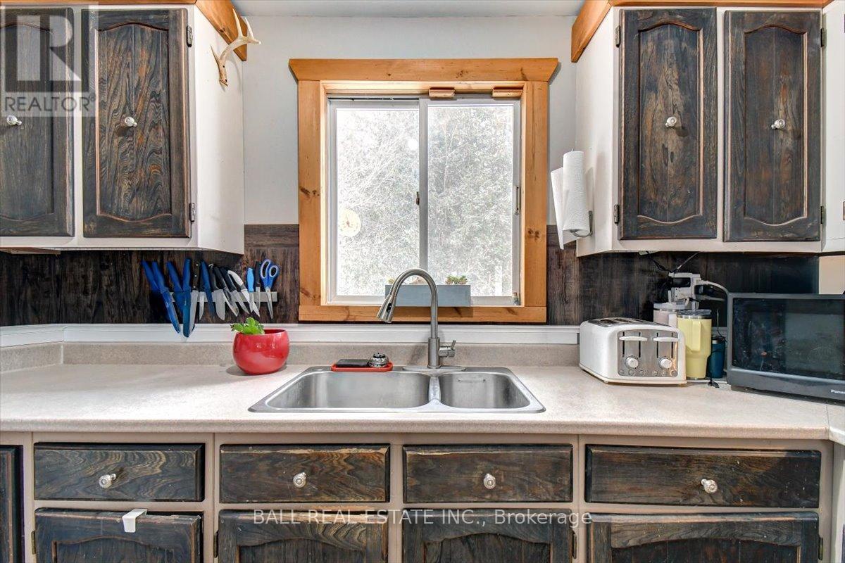 7 Upper Turriff Road, Bancroft (Dungannon Ward), Ontario  K0L 2L0 - Photo 10 - X12550874