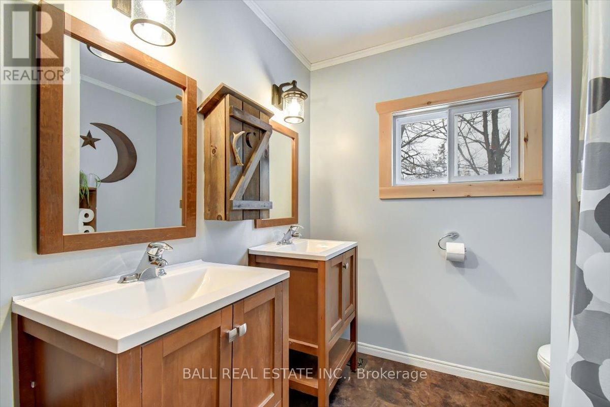 7 Upper Turriff Road, Bancroft (Dungannon Ward), Ontario  K0L 2L0 - Photo 11 - X12550874