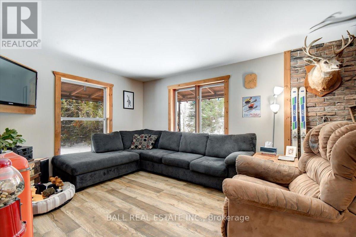 7 Upper Turriff Road, Bancroft (Dungannon Ward), Ontario  K0L 2L0 - Photo 4 - X12550874