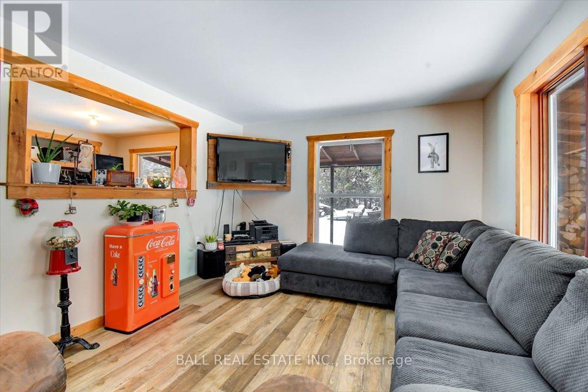 7 Upper Turriff Road, Bancroft (Dungannon Ward), Ontario  K0L 2L0 - Photo 5 - X12550874