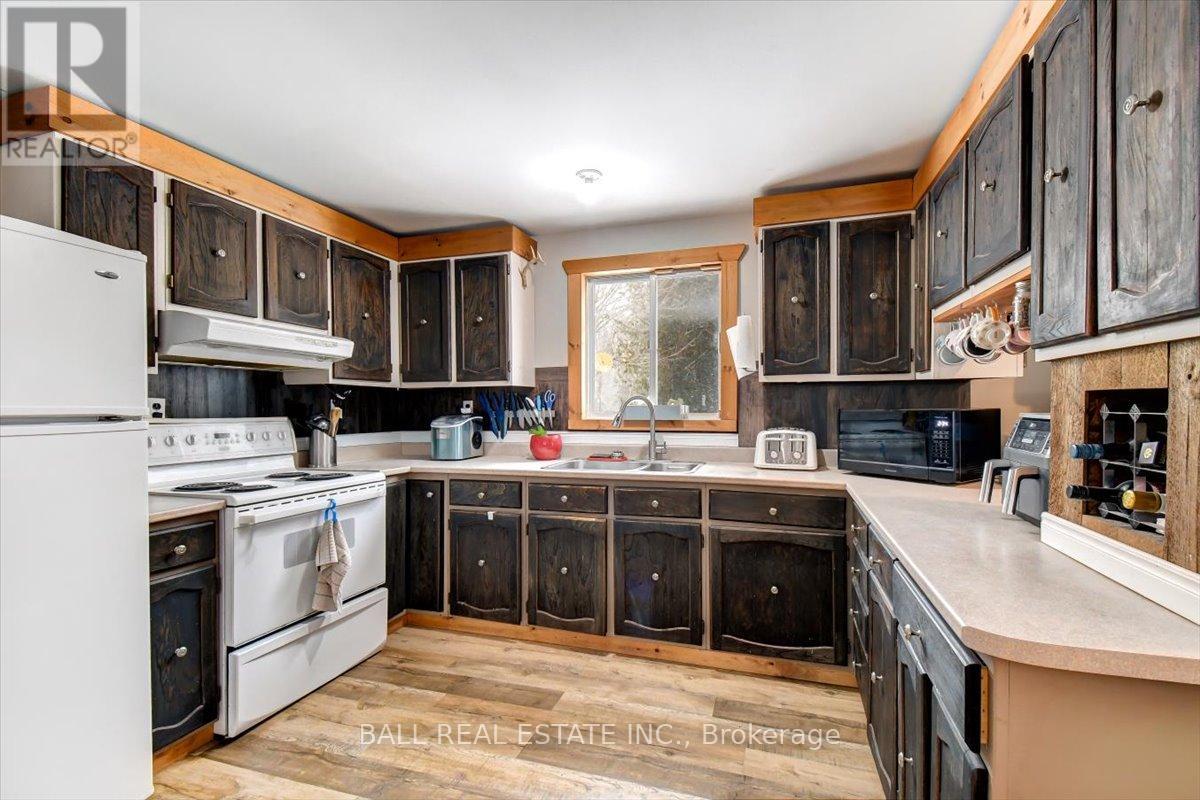 7 Upper Turriff Road, Bancroft (Dungannon Ward), Ontario  K0L 2L0 - Photo 7 - X12550874