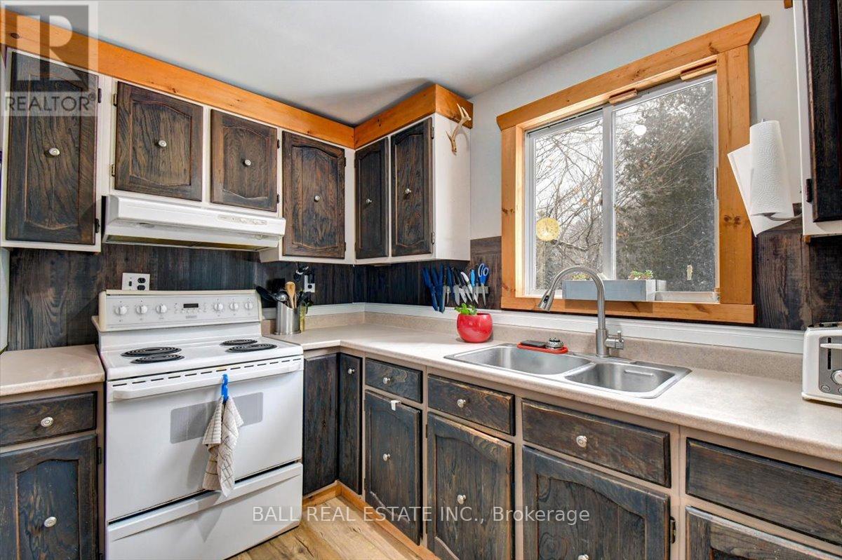 7 Upper Turriff Road, Bancroft (Dungannon Ward), Ontario  K0L 2L0 - Photo 8 - X12550874